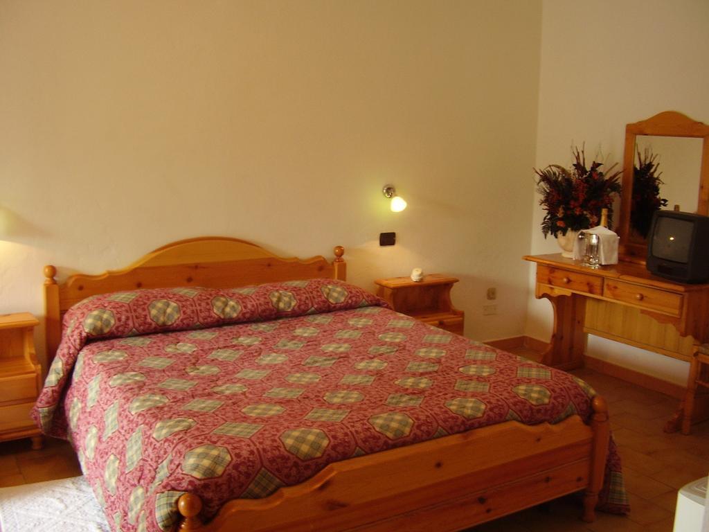 Hotel La Fattoria Camigliatello Silano Phòng bức ảnh