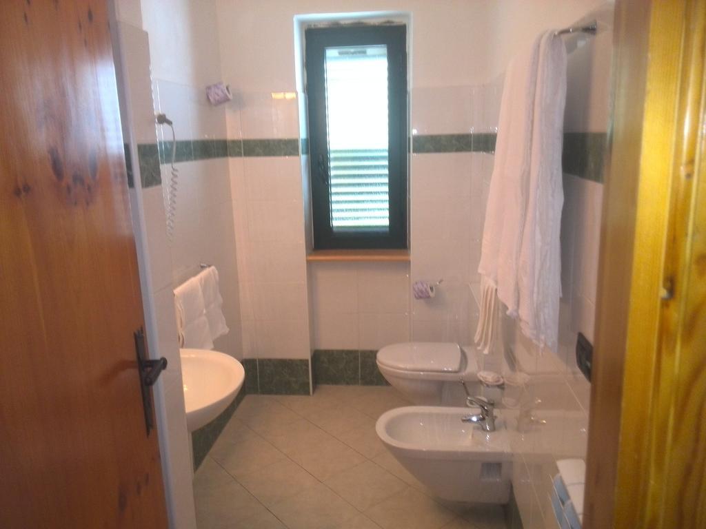 Hotel La Fattoria Camigliatello Silano Phòng bức ảnh